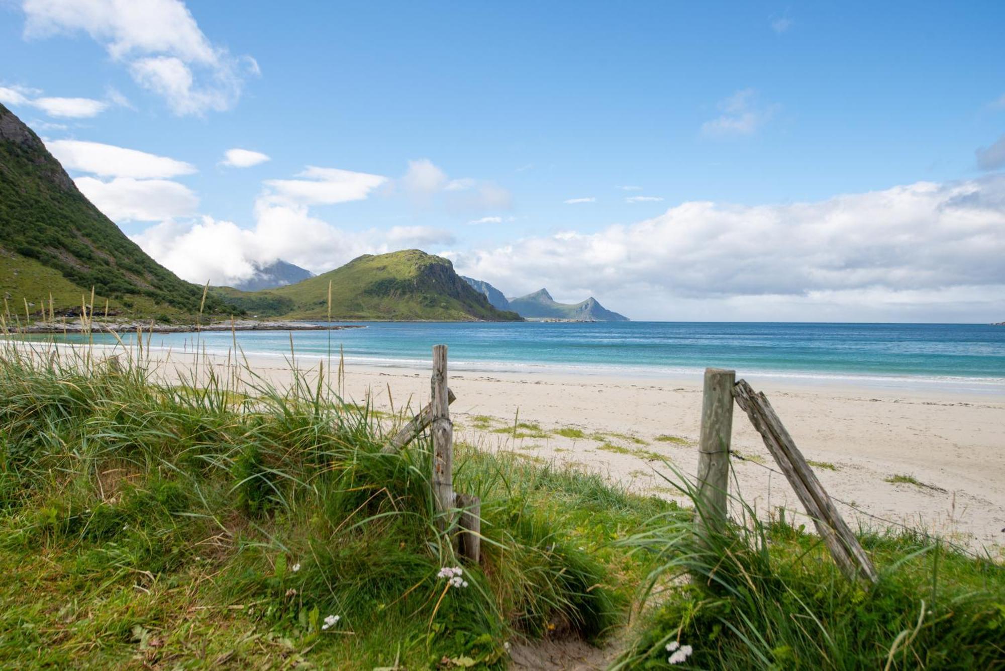 Haukland Beach Panorama Offersoya 外观 照片